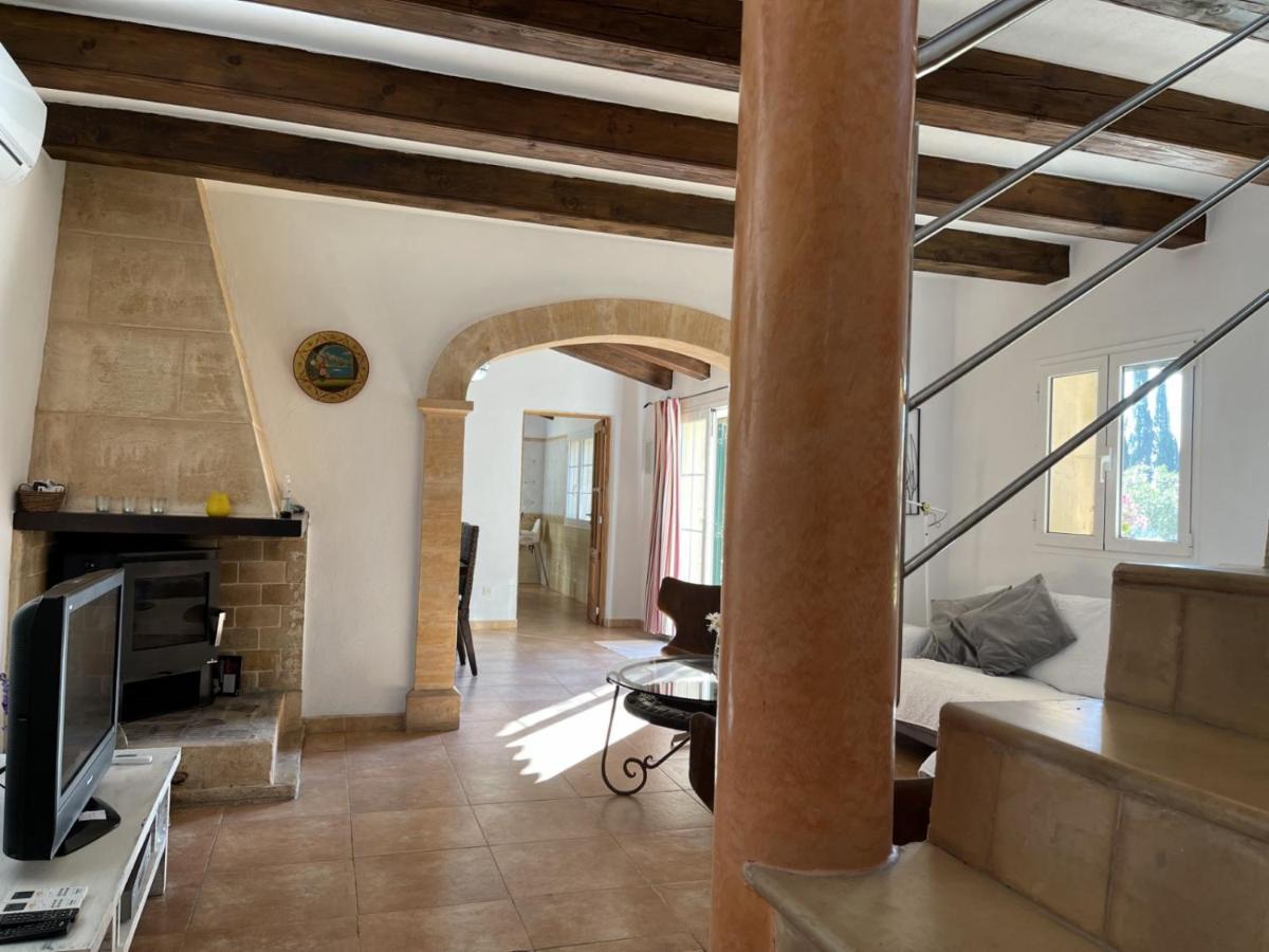 Caseta Des Pradi Biel Holiday home Lloseta